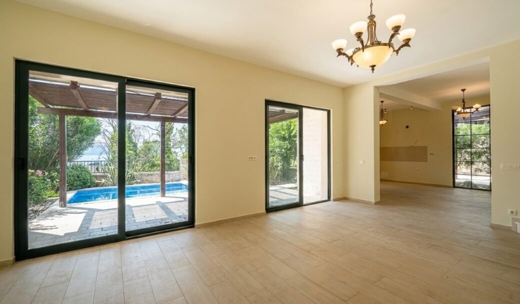 tivat-donja-lastva-villa-three-bedroom-240-sqm-montenegro-for-sale-V-03085 (9)
