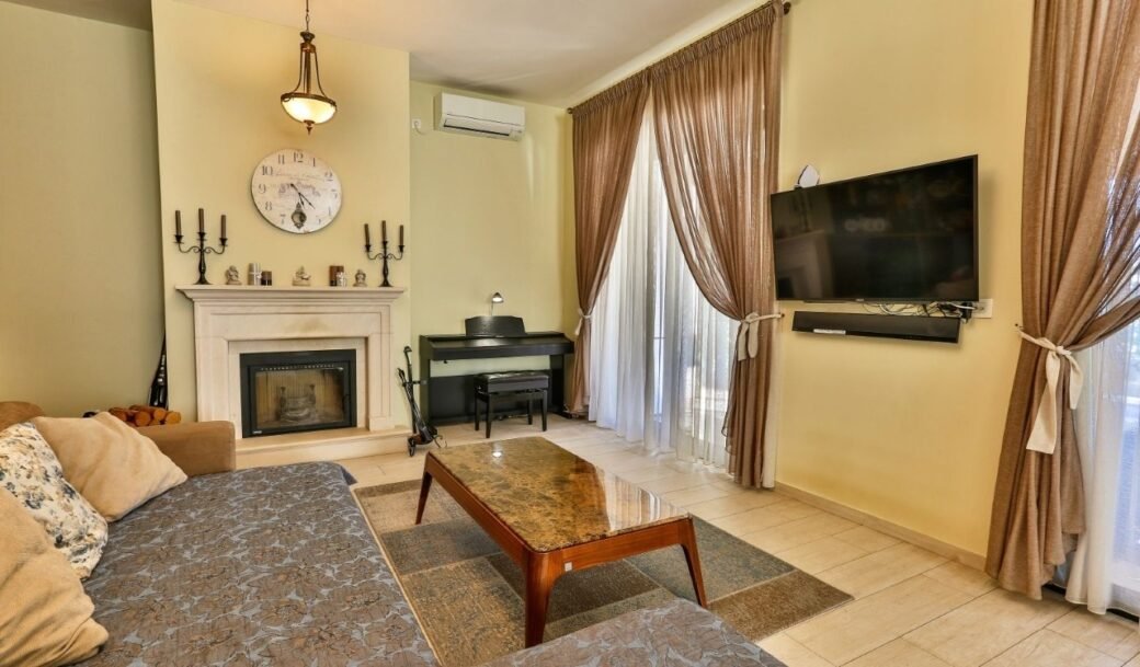 tivat-donja-lastva-villa-three-bedroom-240-sqm-montenegro-for-sale-V-03085 (9)