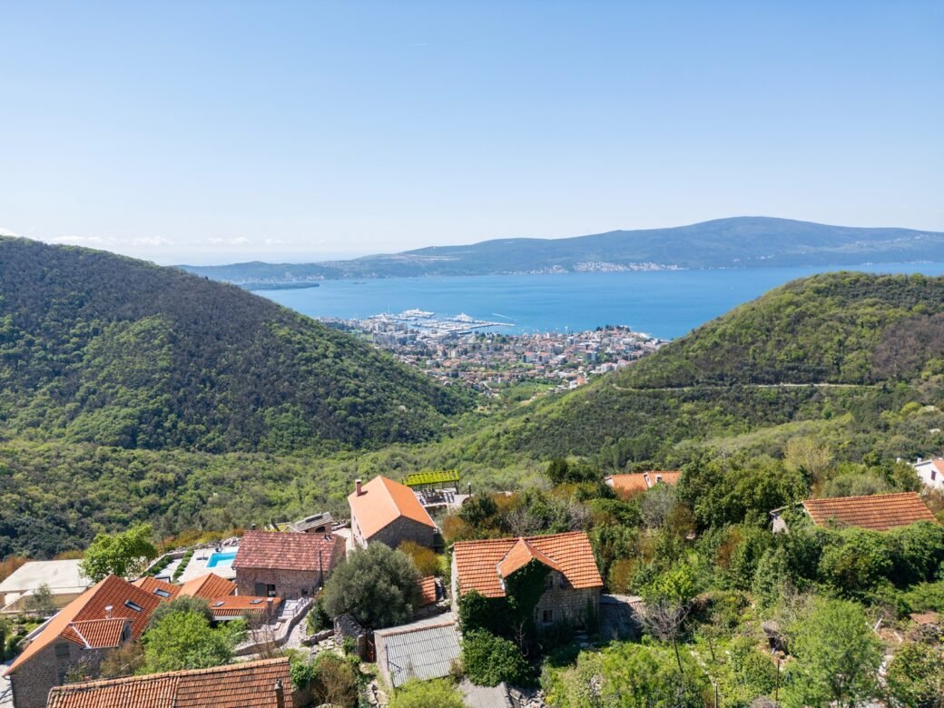 tivat-gornja-lastva-house-103-sqm-land-plot-347-sqm-montenegro-for-sale-H-03111 (21)