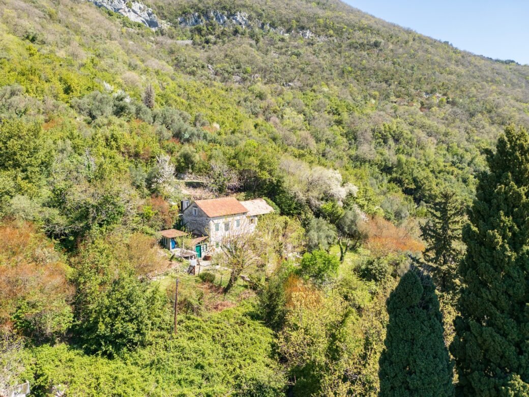tivat-gornja-lastva-house-103-sqm-land-plot-347-sqm-montenegro-for-sale-H-03111 (22)