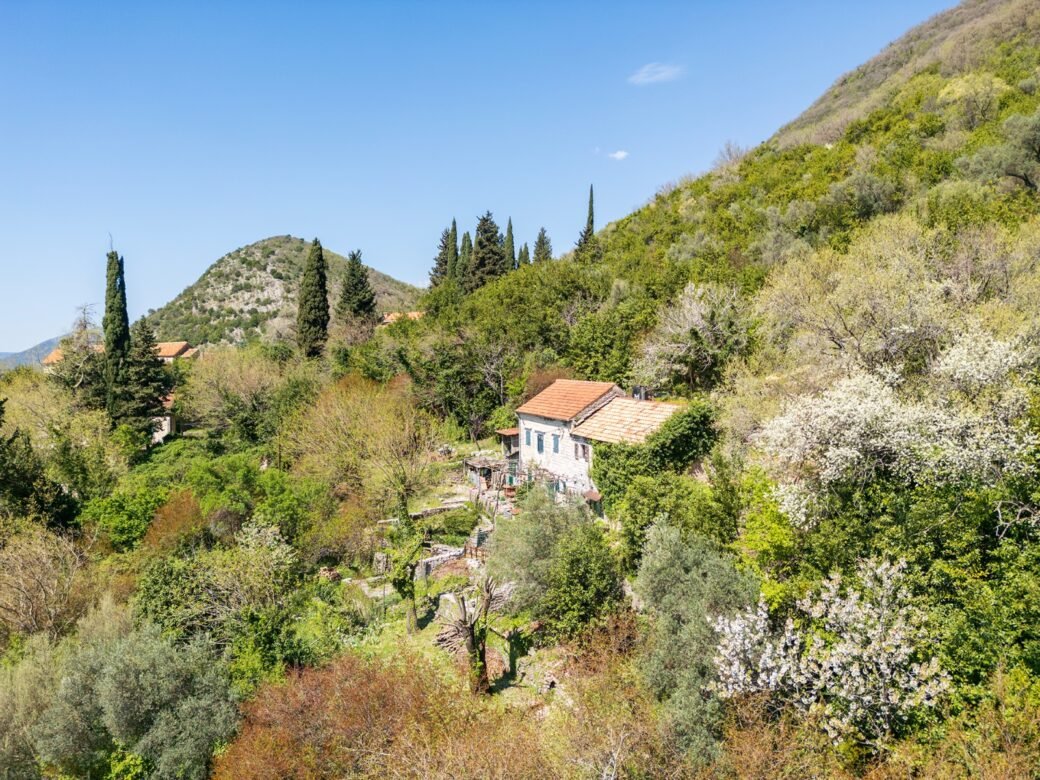 tivat-gornja-lastva-house-103-sqm-land-plot-347-sqm-montenegro-for-sale-H-03111 (25)