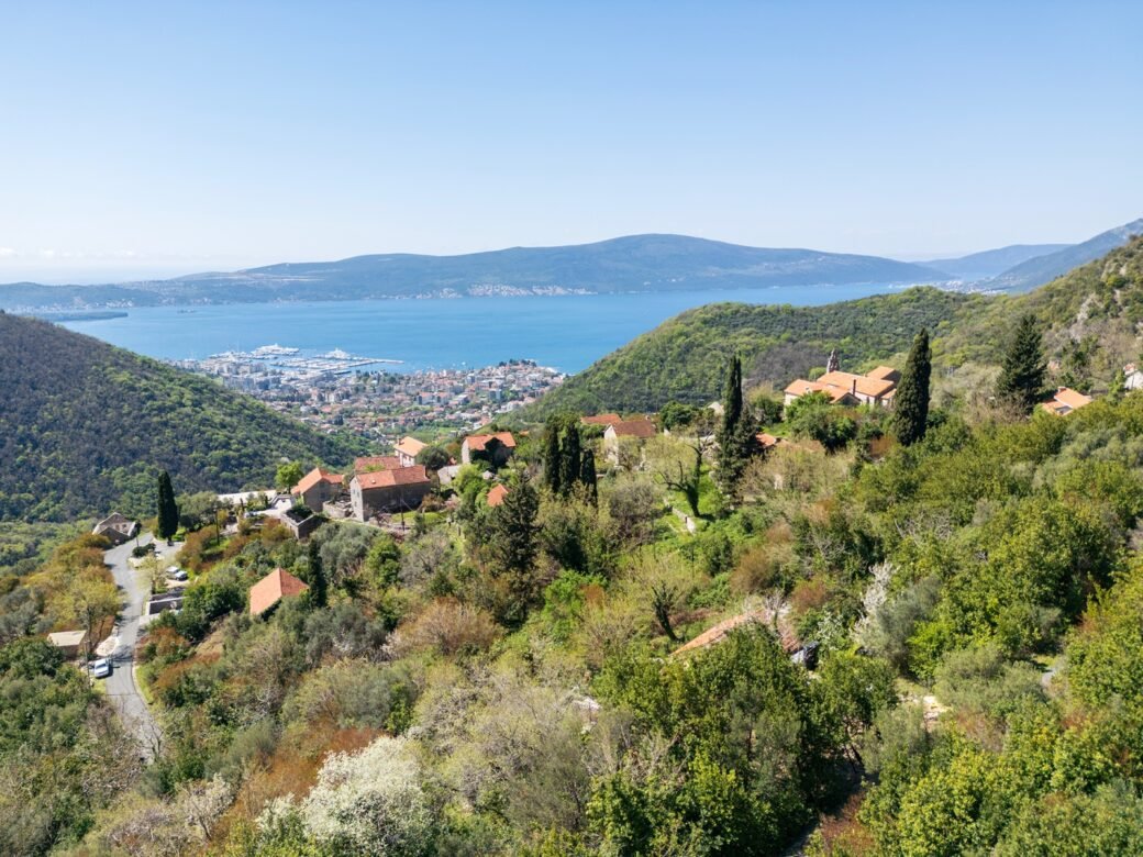 tivat-gornja-lastva-house-103-sqm-land-plot-347-sqm-montenegro-for-sale-H-03111 (28)