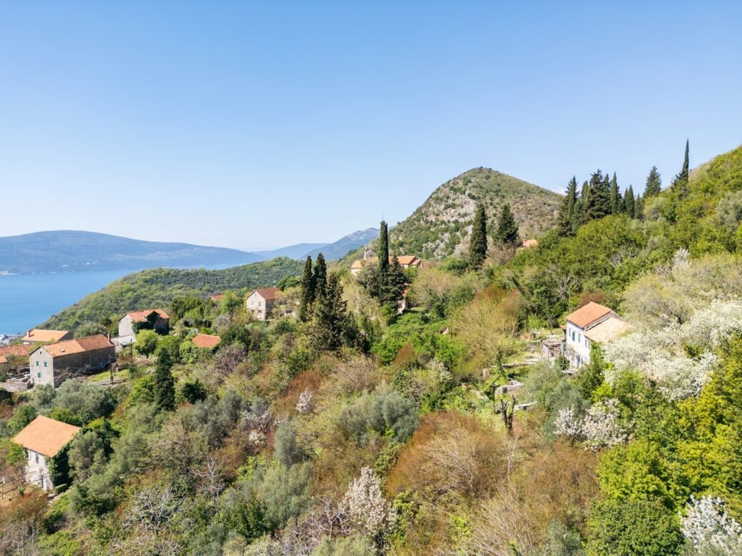 tivat-gornja-lastva-house-103-sqm-land-plot-347-sqm-montenegro-for-sale-H-03111 (29)