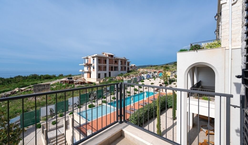 tivat-lustica-bay-centrale-apartment-two-bedroom-94-sqm-montenegro-for-sale-A-03150 (13)