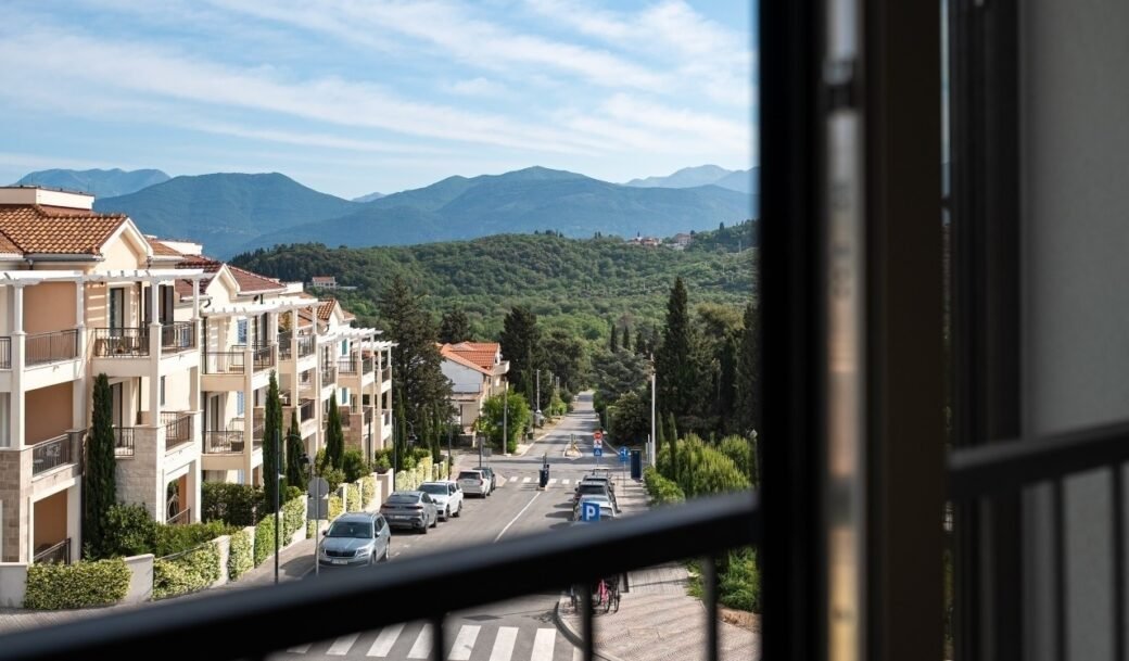 tivat-lustica-bay-centrale-apartment-two-bedroom-94-sqm-montenegro-for-sale-A-03150 (20)