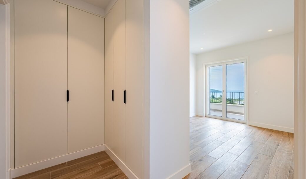 tivat-lustica-bay-centrale-apartment-two-bedroom-94-sqm-montenegro-for-sale-A-03150 (3)