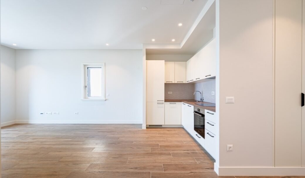 tivat-lustica-bay-centrale-apartment-two-bedroom-94-sqm-montenegro-for-sale-A-03150 (4)