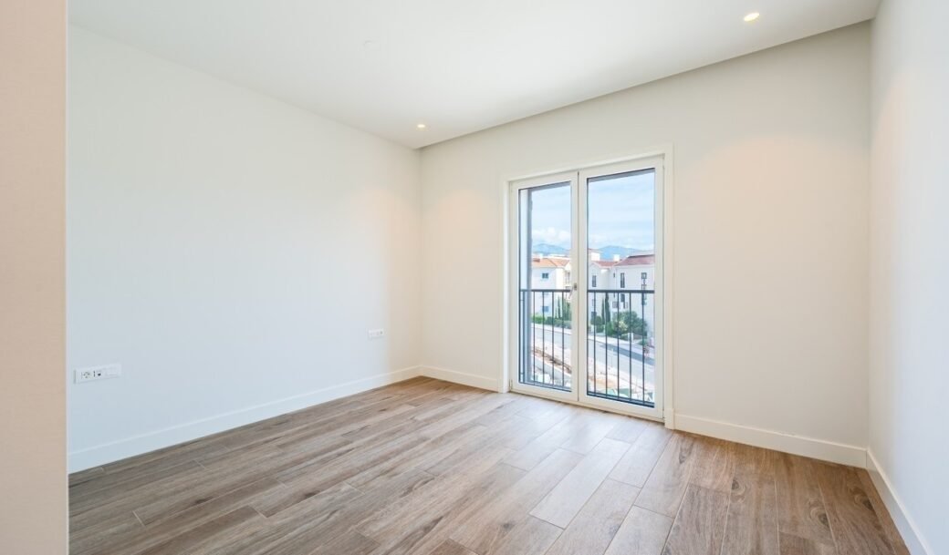 tivat-lustica-bay-centrale-apartment-two-bedroom-94-sqm-montenegro-for-sale-A-03150 (6)