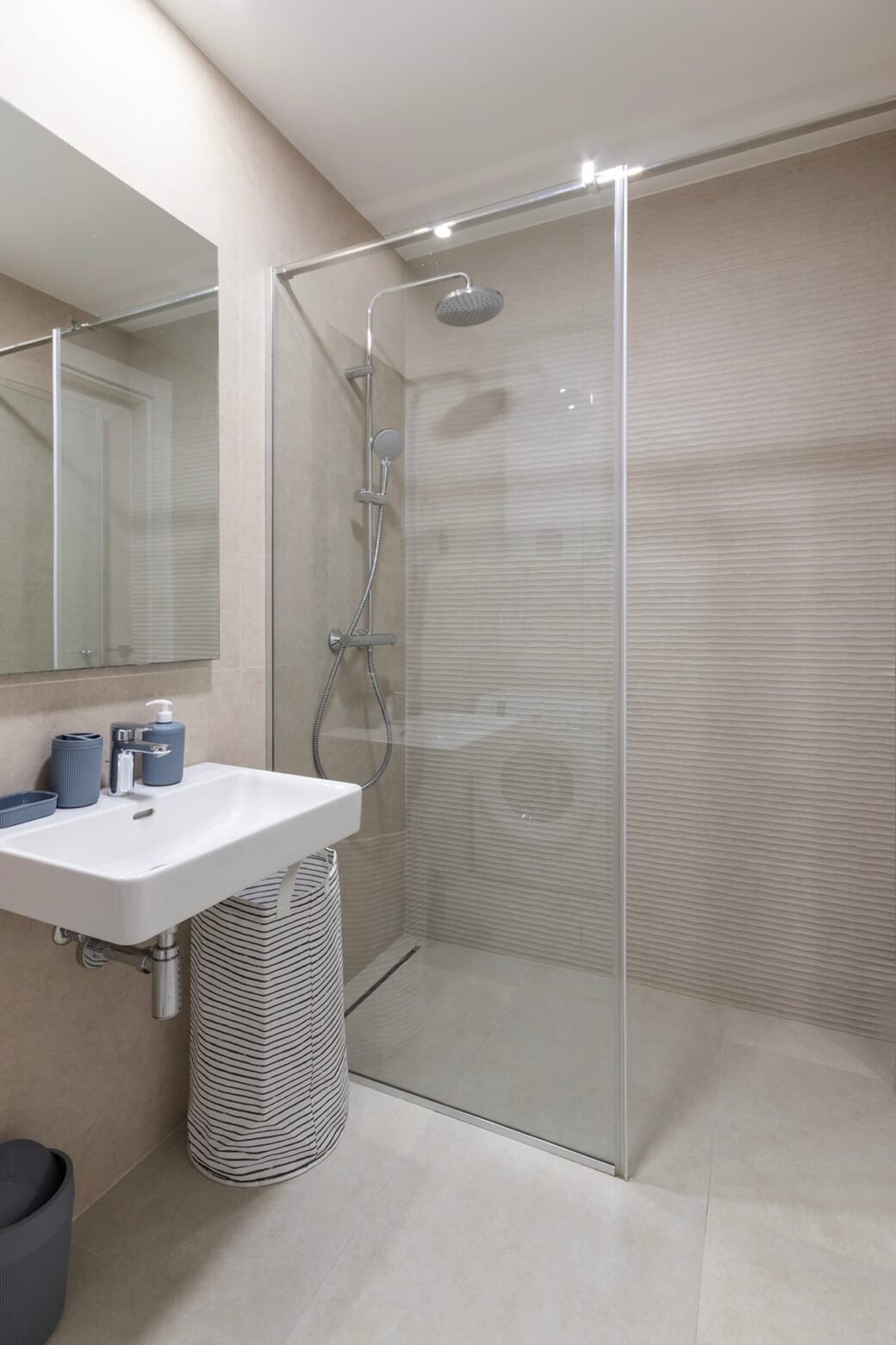 high-end-apartment-building-c-group-tivat-10