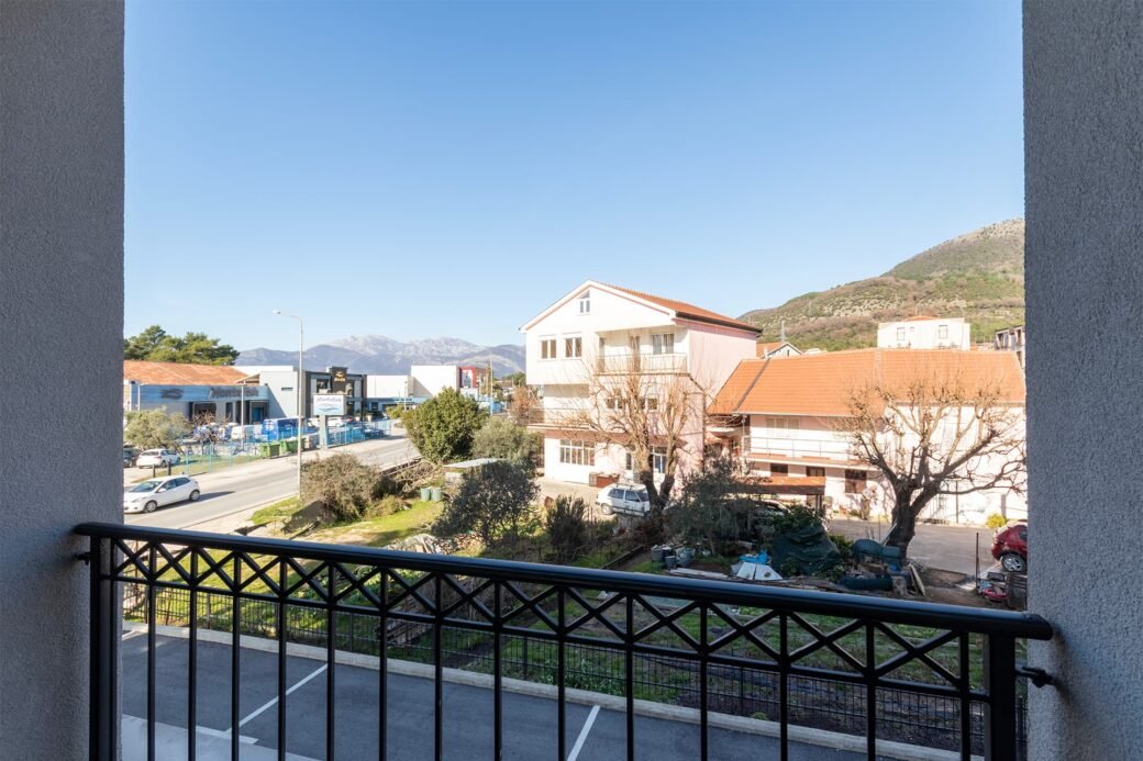 high-end-apartment-building-c-group-tivat-11
