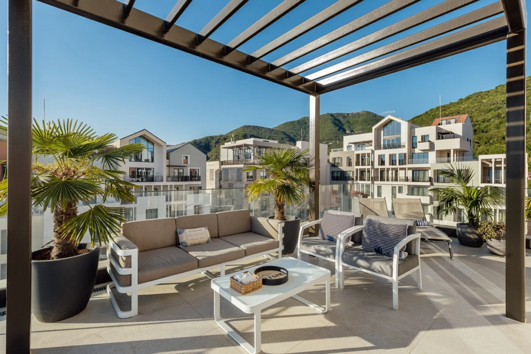 luxury-duplex-penthouse-porto-montenegro-sea-view-12