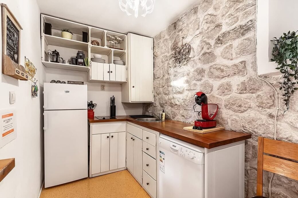 townhouse-perast-second-line-sea-9