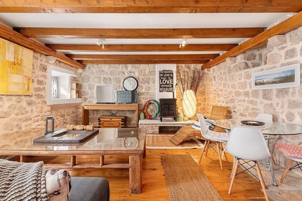 townhouse-perast-second-line-sea-3