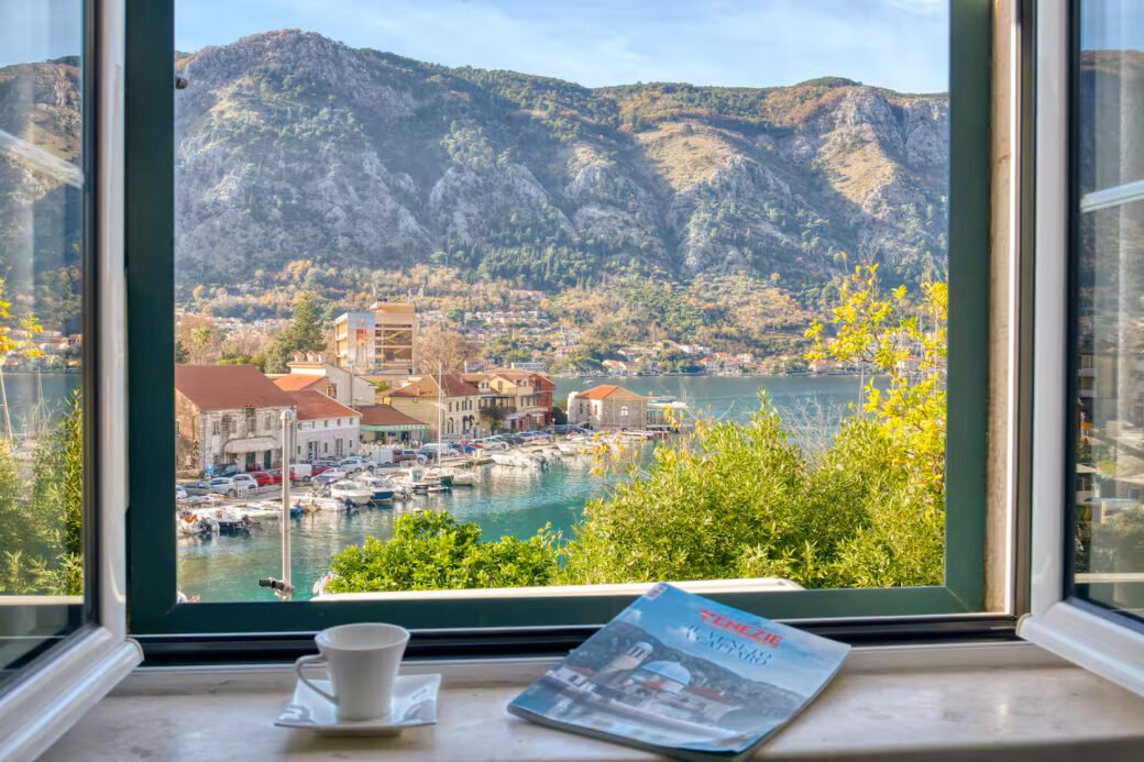 seafront-view-kotor-old-town-apartment-12