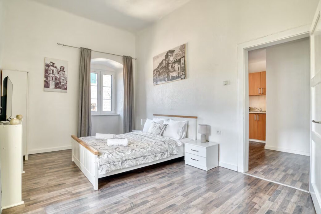 seafront-view-kotor-old-town-apartment-21