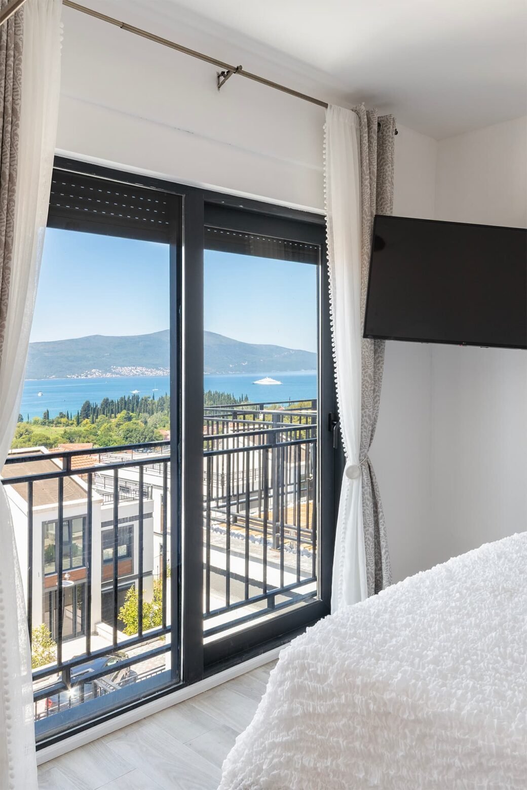 tivat-kava-new-residential-swimming-pool-1
