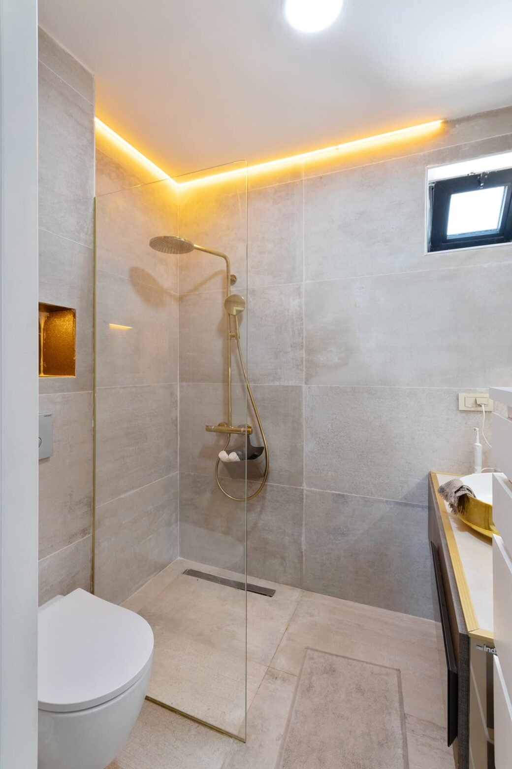 tivat-kava-new-residential-swimming-pool-11