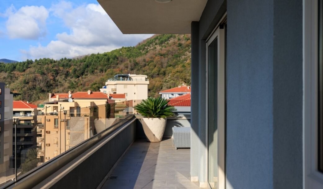 budva-becici-apartment-three-bedroom-104-sqm-terrace-80-sqm-279-sqm-montenegro-for-sale-A-03029 (22)