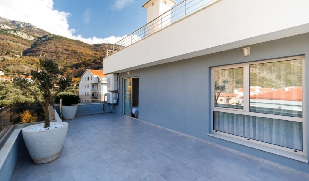 budva-becici-apartment-three-bedroom-104-sqm-terrace-80-sqm-279-sqm-montenegro-for-sale-A-03029 (37)
