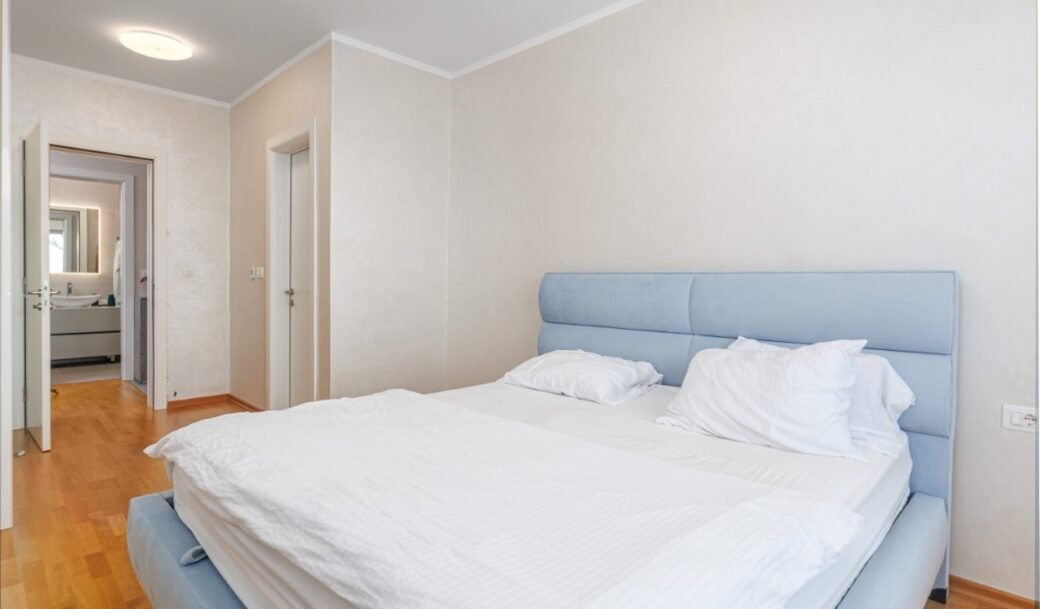 budva-becici-apartment-three-bedroom-104-sqm-terrace-80-sqm-279-sqm-montenegro-for-sale-A-03029 (38)