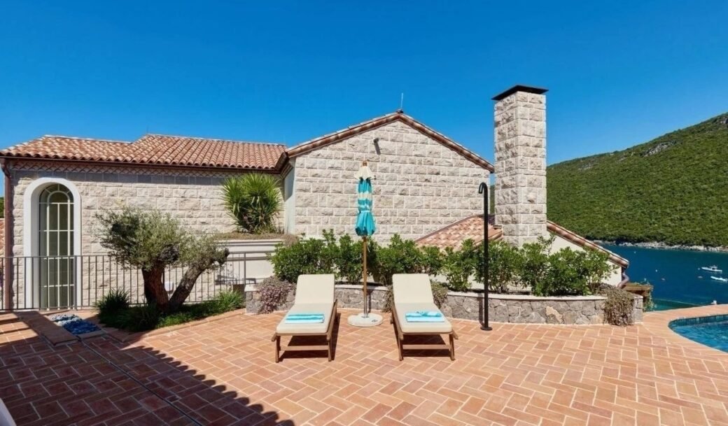 herceg-novi-lustica-villa-three-bedroom-800-sqm-montenegro-for-sale-V-03194 (12)