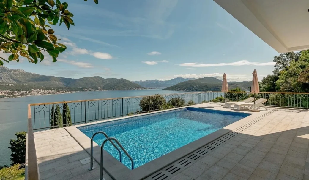 herceg-novi-njivice-villa-four-bedroom-236-sqm-montenegro-for-sale-V-03196 (8)