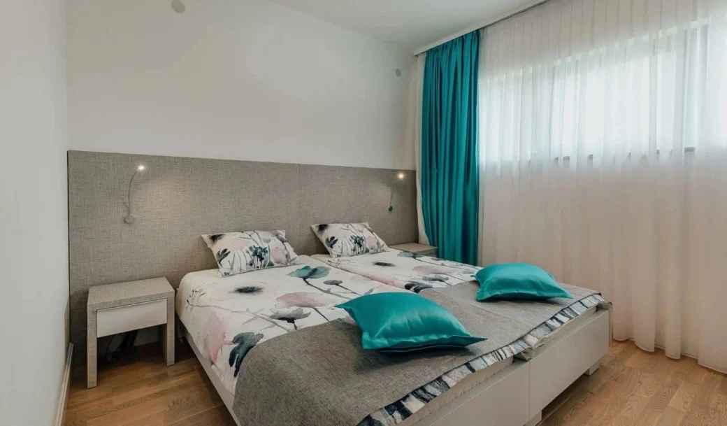 herceg-novi-njivice-villa-four-bedroom-236-sqm-montenegro-for-sale-V-03196 (9)