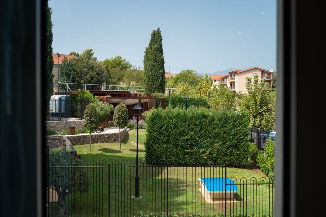 Lustica 1 bed 11