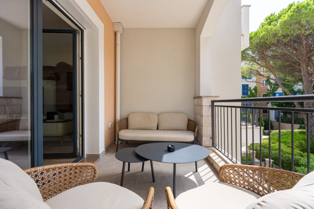 Lustica 1 bed 6