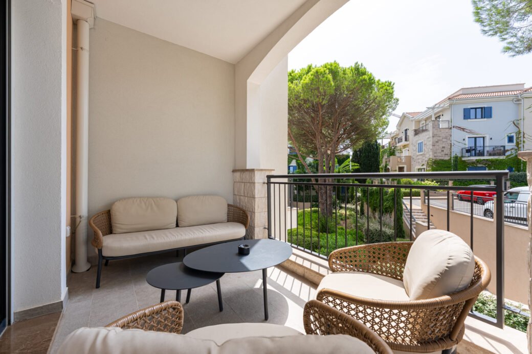 Lustica 1 bed 7