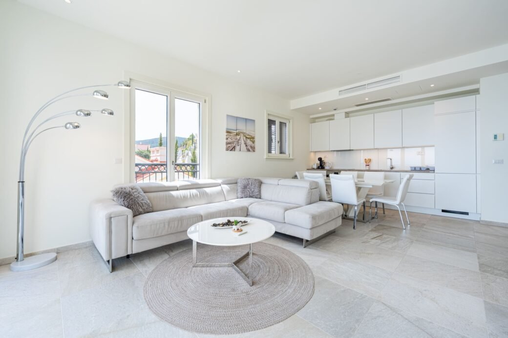Lustica 3 bed 10