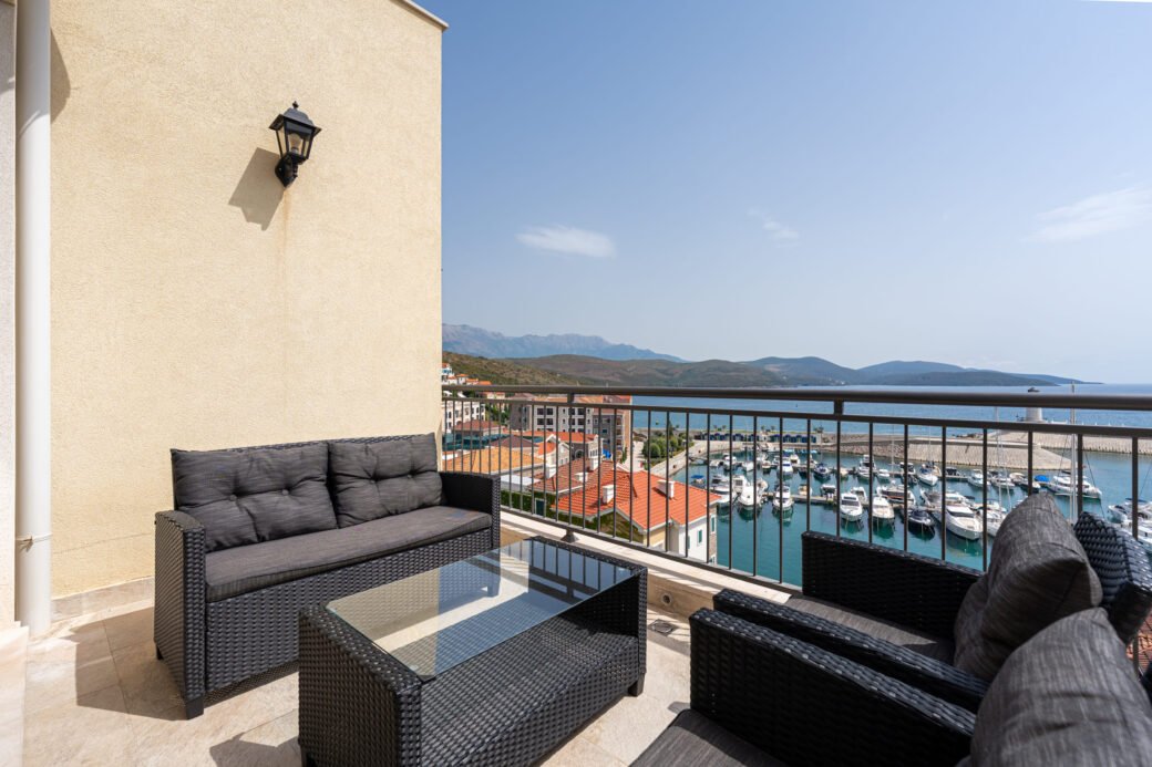 Lustica 3 bed 13
