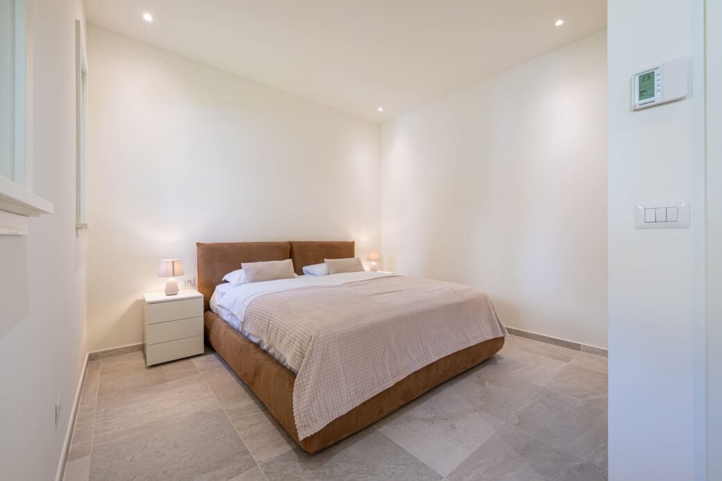 Lustica 3 bed 29