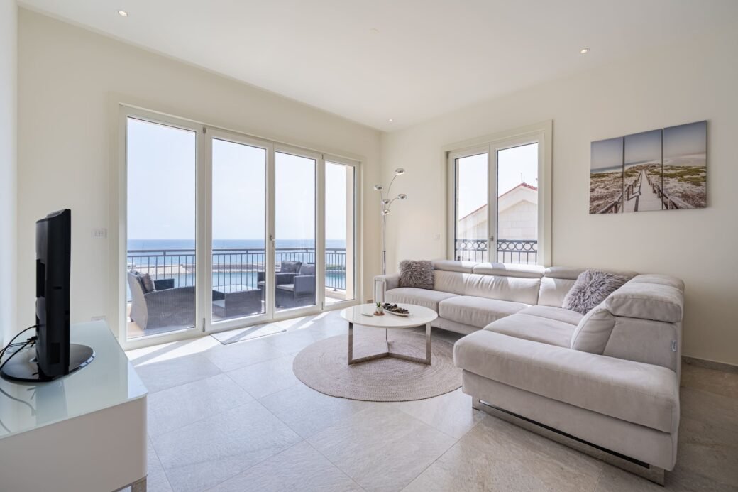 Lustica 3 bed 5