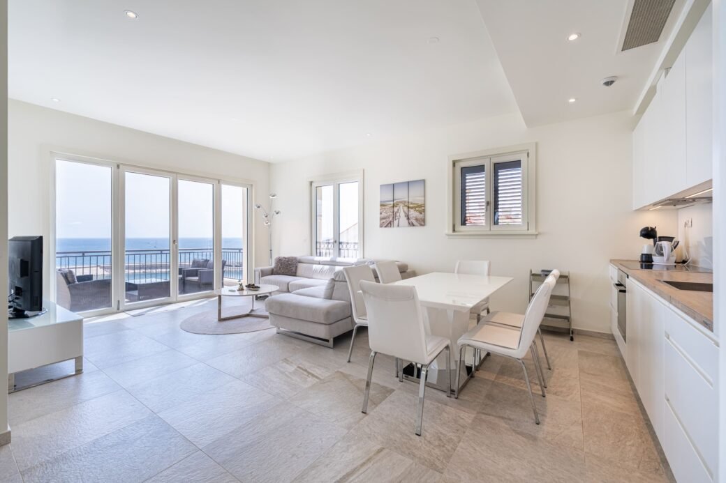 Lustica 3 bed 6