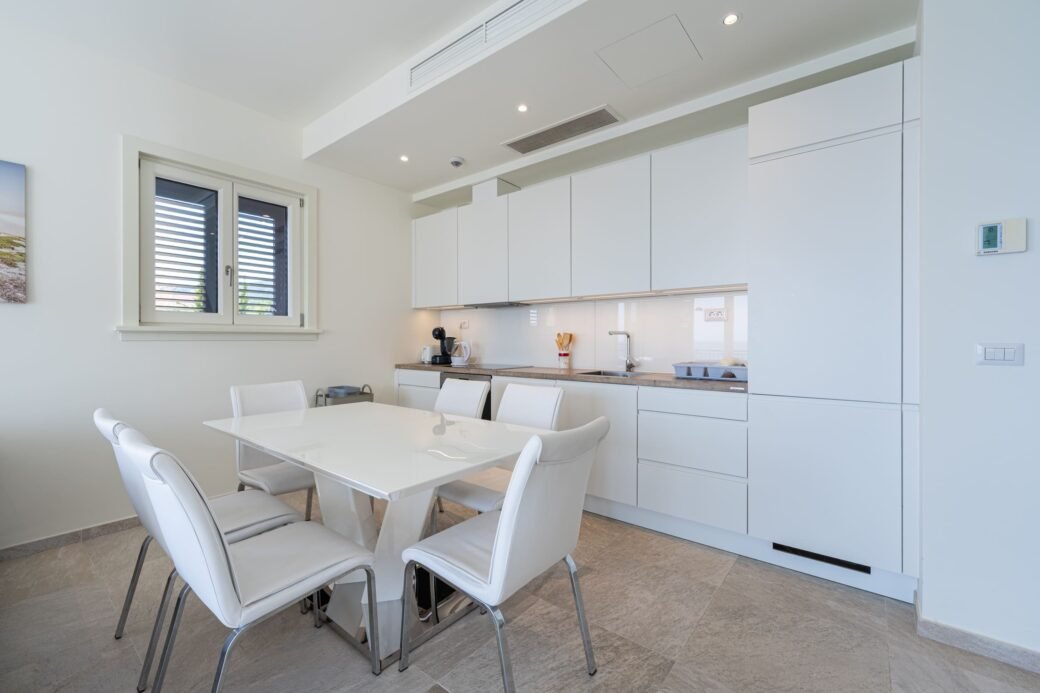 Lustica 3 bed 7