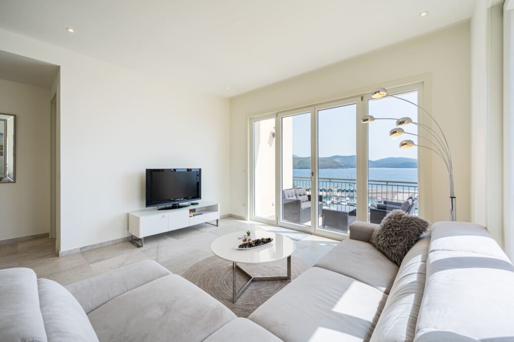 Lustica 3 bed 8