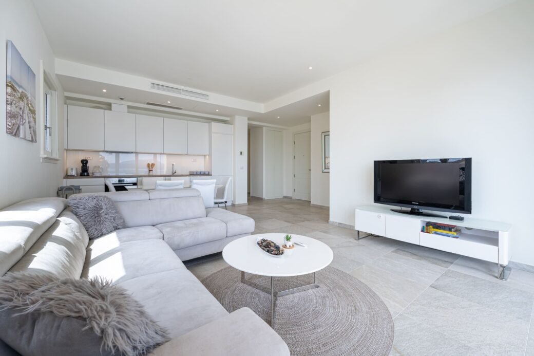 Lustica 3 bed 9