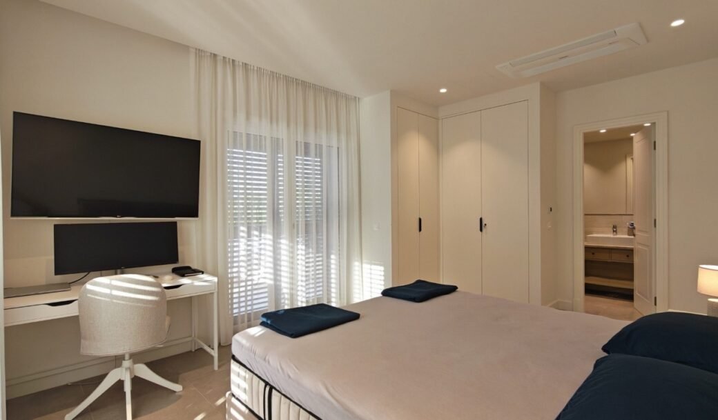 tivat-lustica-bay-apartment-two-bedroom-98-sqm-montenegro-for-sale-A-03244 (4)