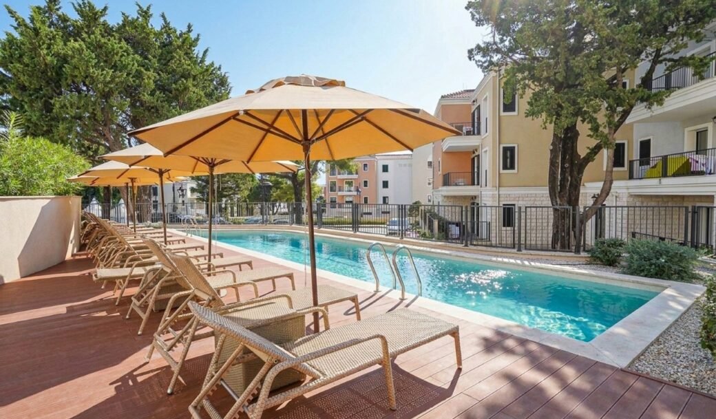 tivat-lustica-bay-centrale-apartament-two-bedroom-montenegro-for-sale-A-03235 (13)