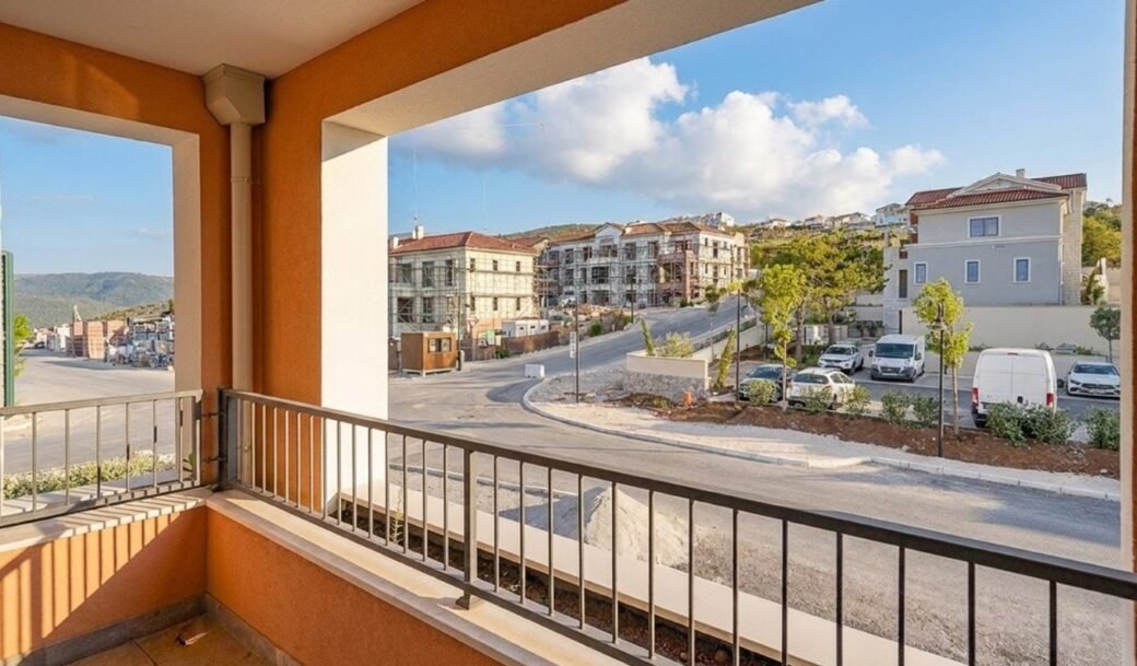 tivat-lustica-bay-centrale-apartament-two-bedroom-montenegro-for-sale-A-03235 (17)