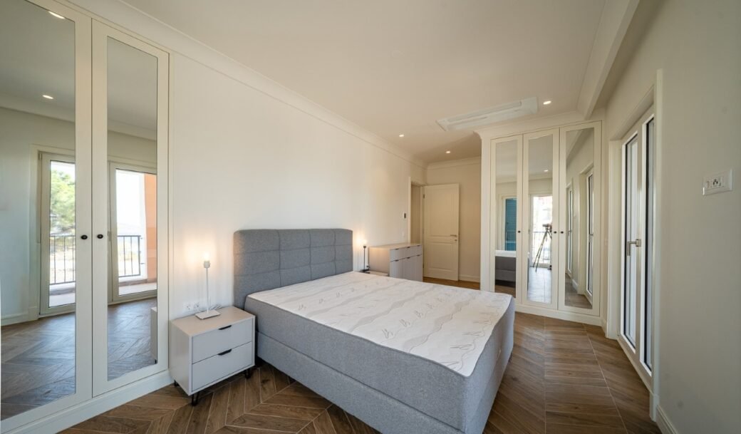 tivat-lustica-bay-centrale-apartament-two-bedroom-montenegro-for-sale-A-03235 (3)
