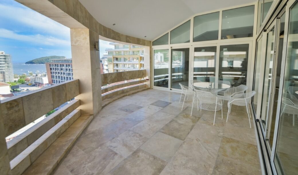 budva-center-apartment-three-bedroom-218-sqm-montenegro-for-sale-A-03261 (12)