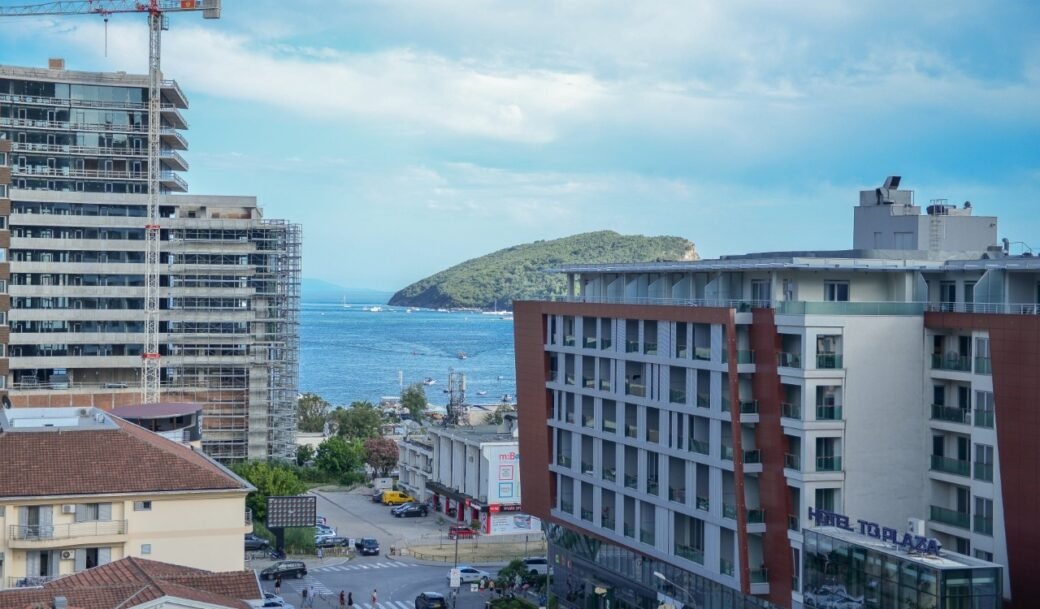 budva-center-apartment-three-bedroom-218-sqm-montenegro-for-sale-A-03261 (17)