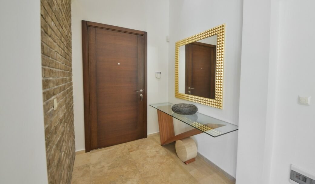 budva-center-apartment-three-bedroom-218-sqm-montenegro-for-sale-A-03261 (3)