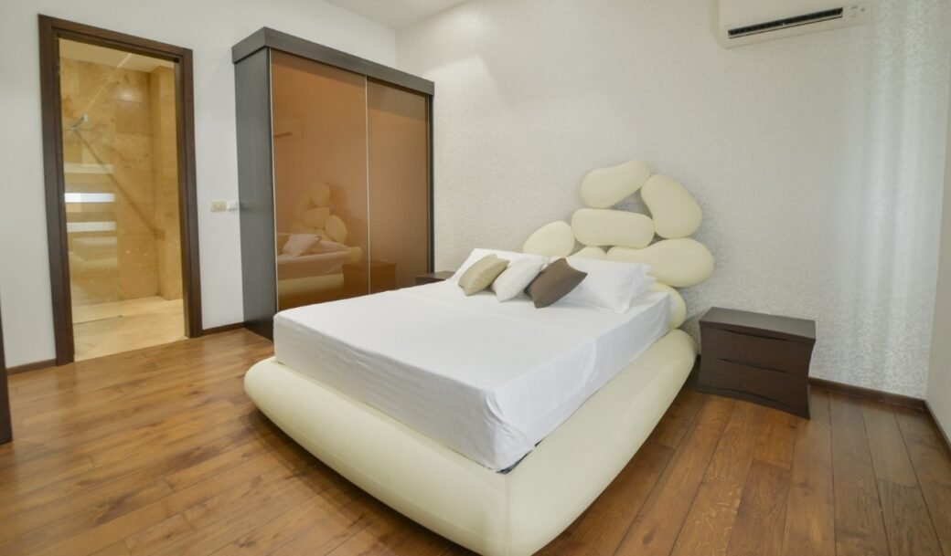 budva-center-apartment-three-bedroom-218-sqm-montenegro-for-sale-A-03261 (4)