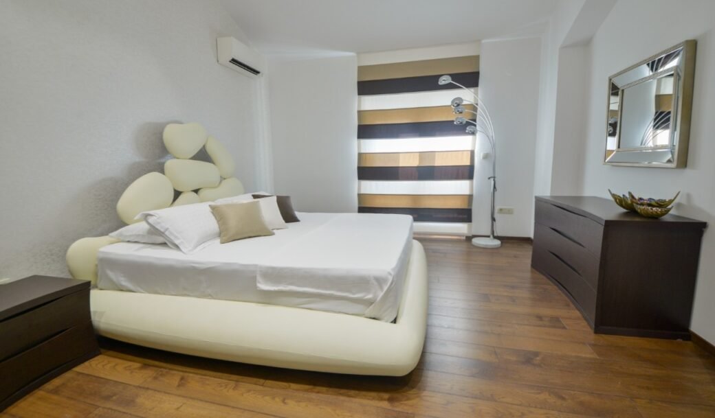 budva-center-apartment-three-bedroom-218-sqm-montenegro-for-sale-A-03261 (6)