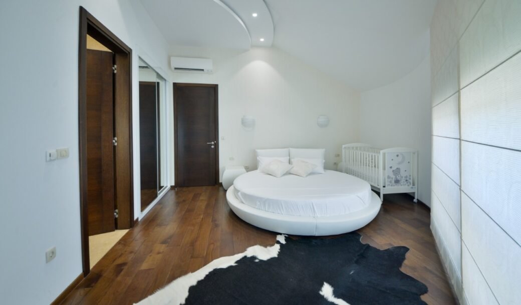 budva-center-apartment-three-bedroom-218-sqm-montenegro-for-sale-A-03261 (8)