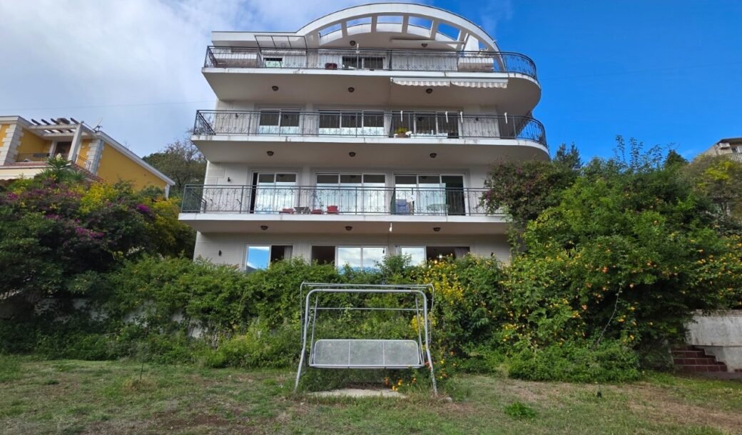 herceg-novi-apartment-three-bedroom-125-sqm-terraces-100-sqm-montenegro-for-sale-A-03263 (14)