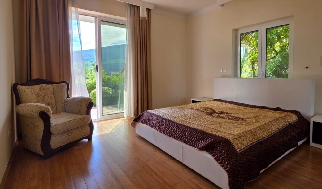 herceg-novi-apartment-three-bedroom-125-sqm-terraces-100-sqm-montenegro-for-sale-A-03263 (4)